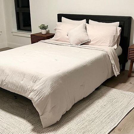 Modern 2 Bed Furnished Apartment In クインシー エクステリア 写真