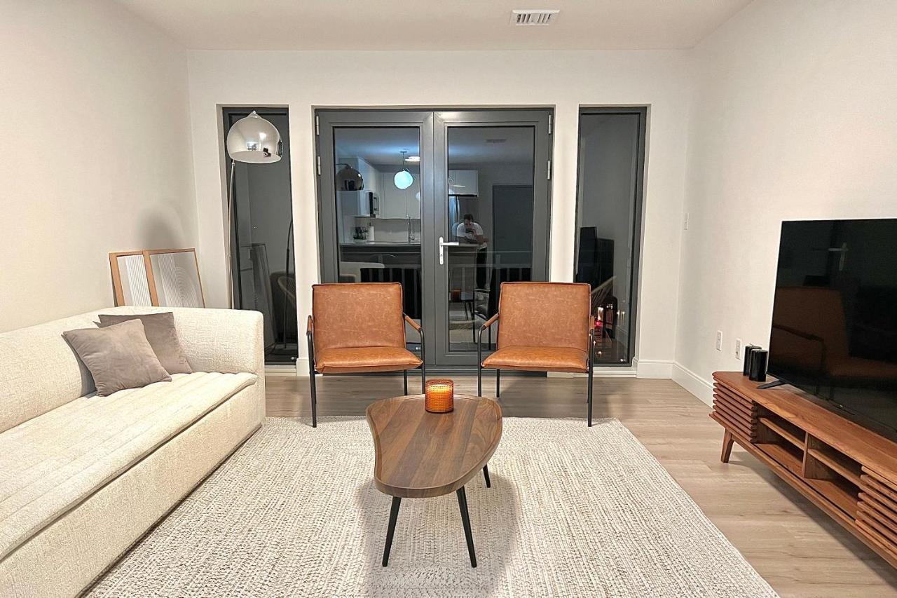 Modern 2 Bed Furnished Apartment In クインシー エクステリア 写真