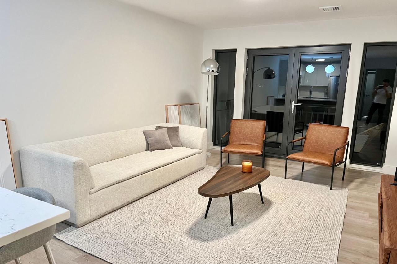 Modern 2 Bed Furnished Apartment In クインシー エクステリア 写真